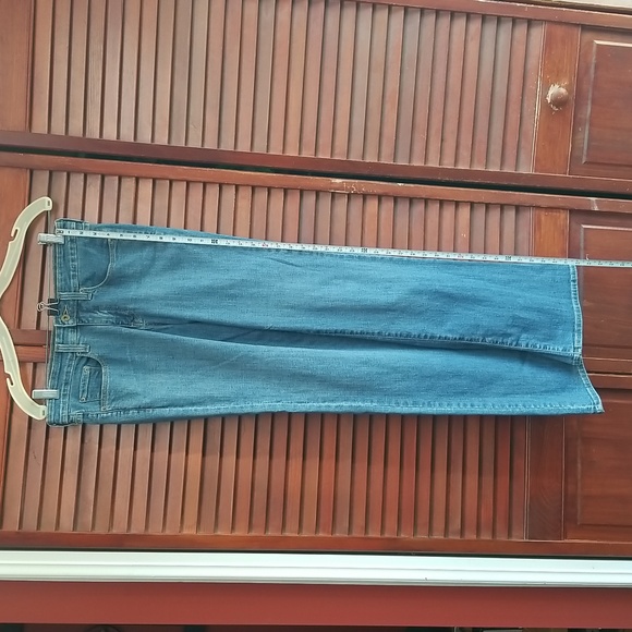 🥳Host Pick🥳💙Levi's Denizen Boot Cut Blue Jeans💙 - Picture 7 of 7